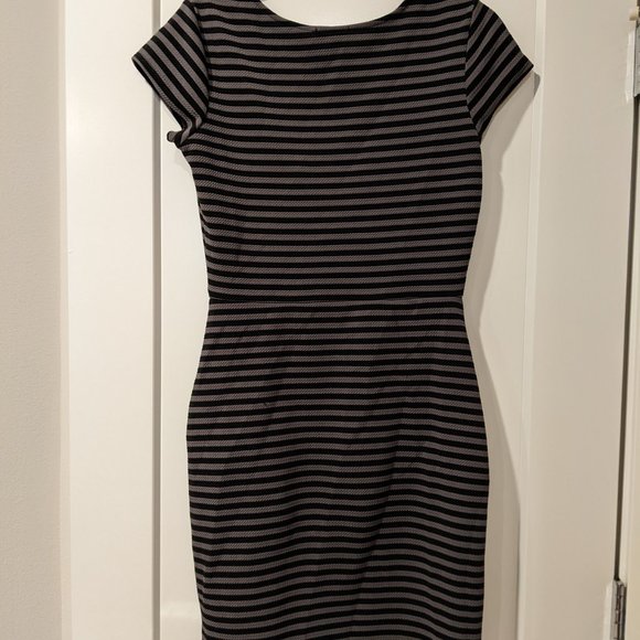 Gilli Rouched Dress - Picture 2 of 3